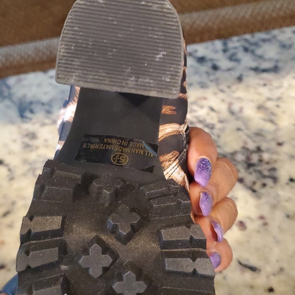 Open toe boot - Picture 3 of 4